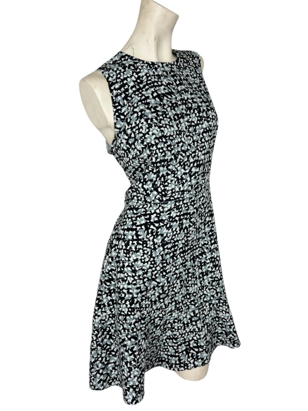 Banana Republic Fit & Flare Dress Size 12 Black White  Sleeveless Career Office